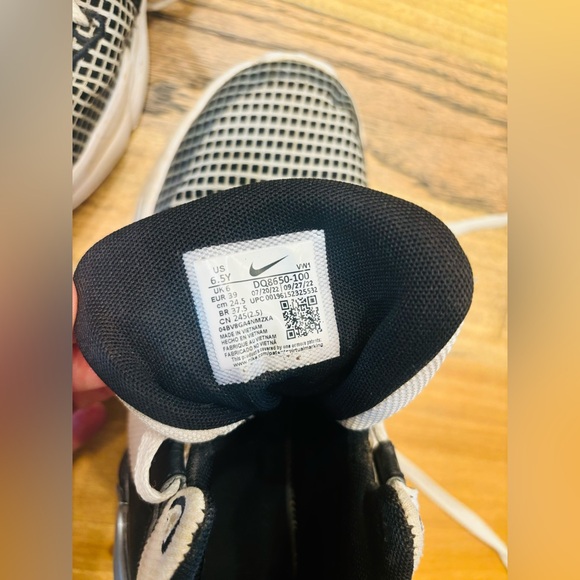 Nike Lebron James Witness Bball sneaker (youth) - Picture 5 of 15